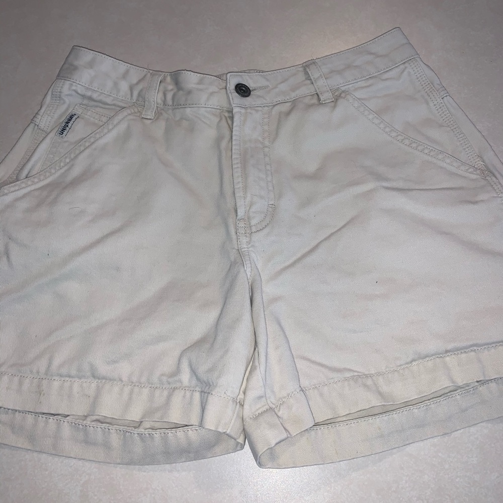 White jean shorts with button and zip up